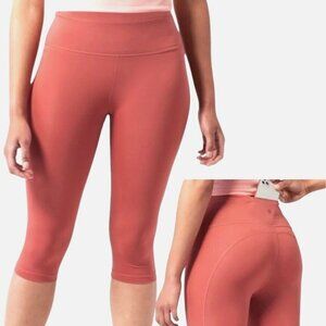 Athleta Accelerate 3/4 Leggings Activewear Capri Muted Red Size M